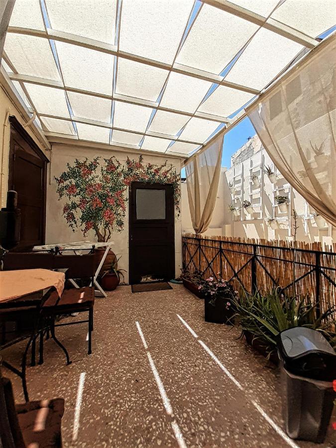 Central 9 Rooms Ermoupoli Luaran gambar