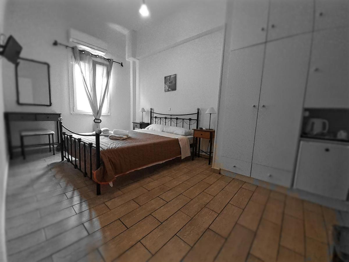 Central 9 Rooms Ermoupoli Luaran gambar