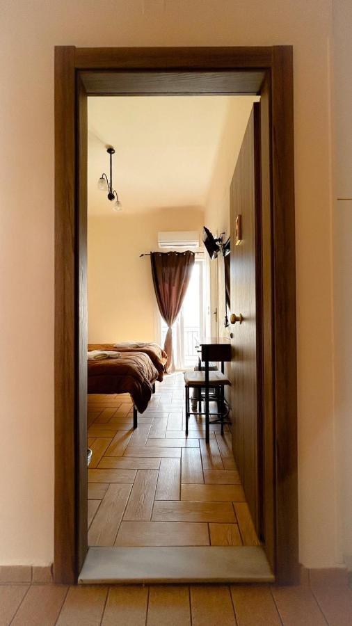 Central 9 Rooms Ermoupoli Luaran gambar