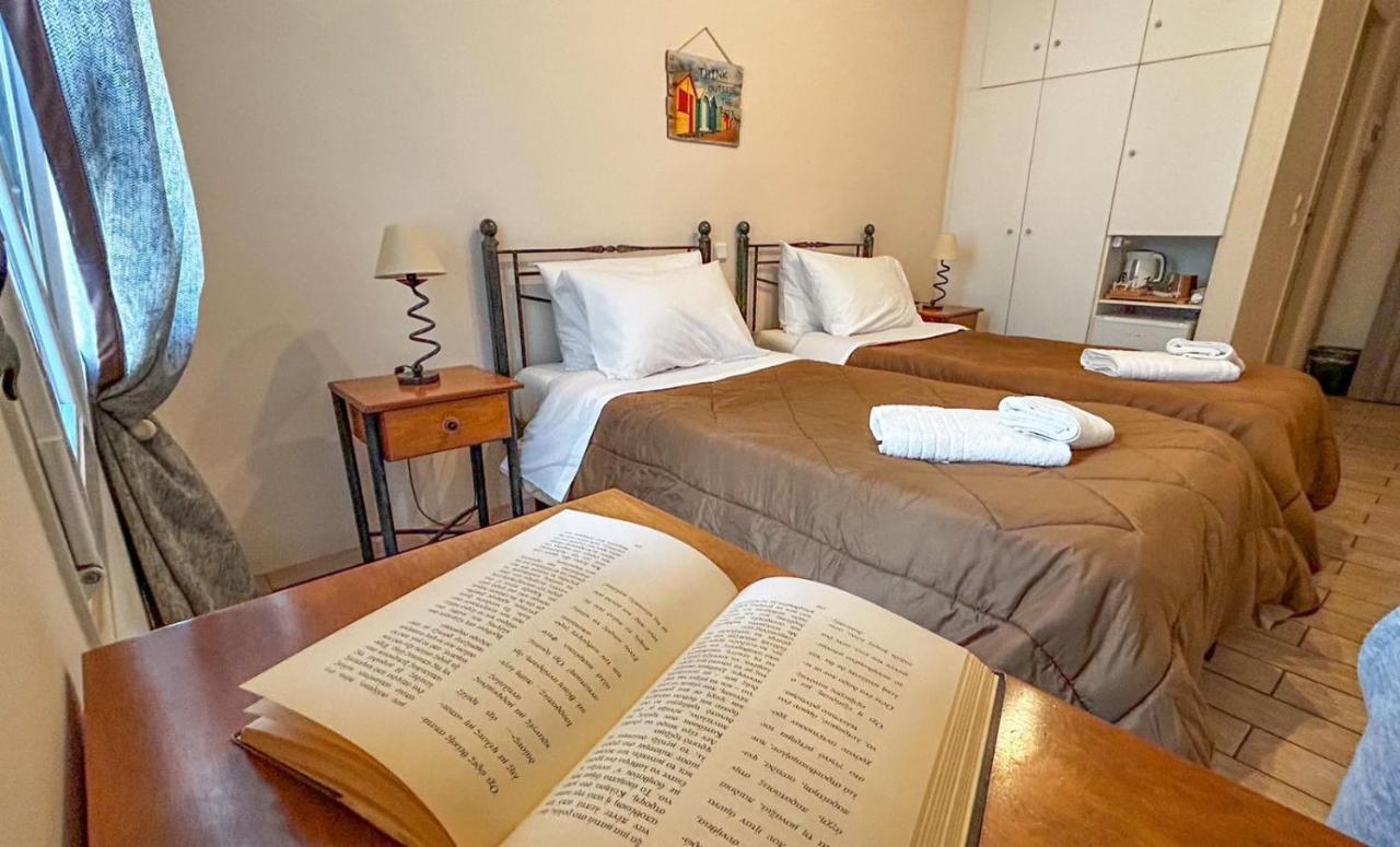 Central 9 Rooms Ermoupoli Luaran gambar