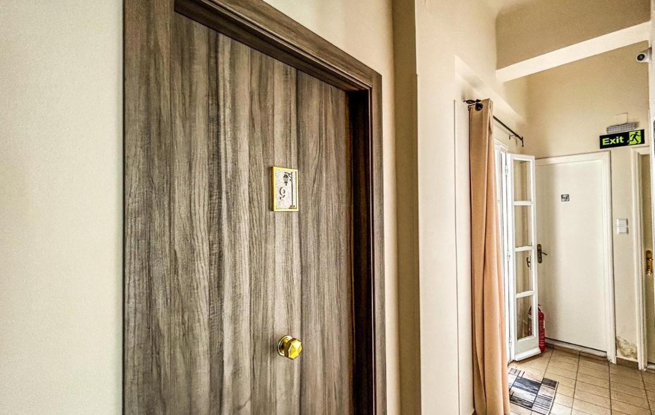 Central 9 Rooms Ermoupoli Luaran gambar