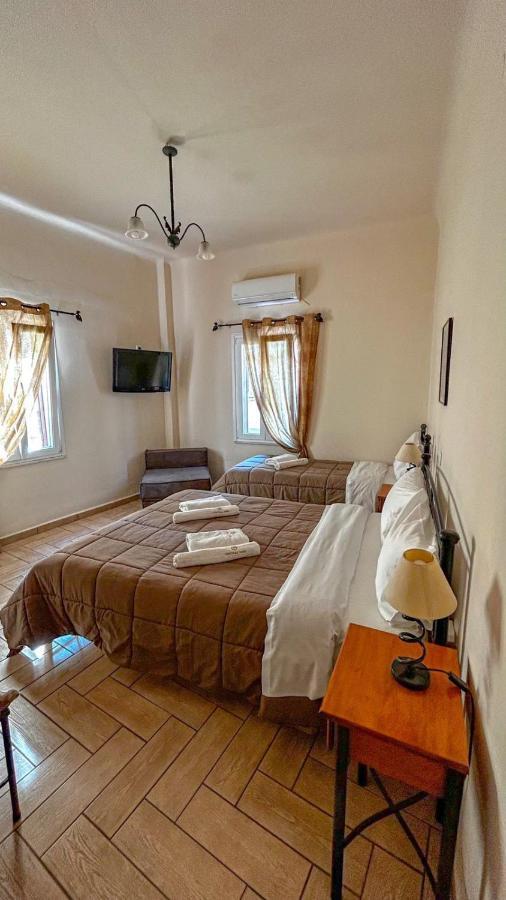 Central 9 Rooms Ermoupoli Luaran gambar