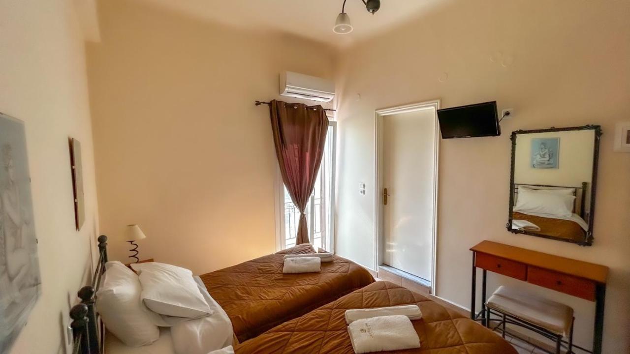 Central 9 Rooms Ermoupoli Luaran gambar