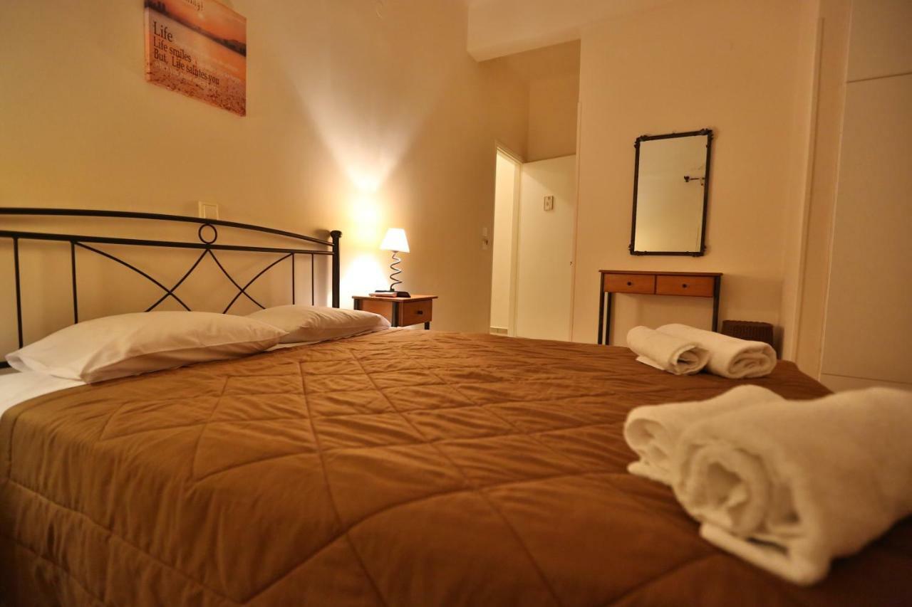 Central 9 Rooms Ermoupoli Luaran gambar